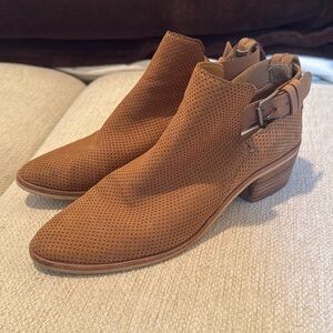 DOLCE VITA ankle boots